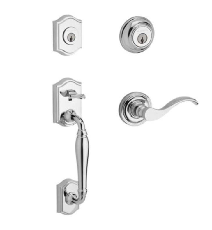 Polished Brass Handleset with Left Handed Curve Lever and Traditional Round Rose X478