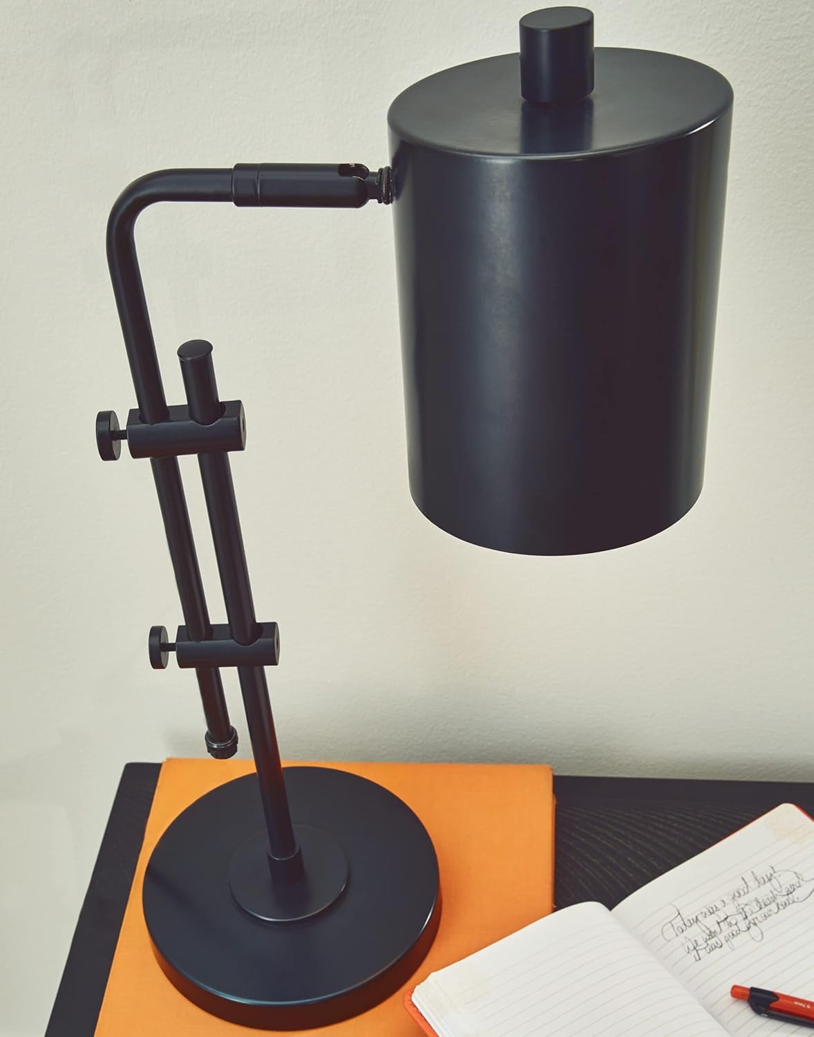 Black Metal Desk Lamp with Adjustable Arm Z8484